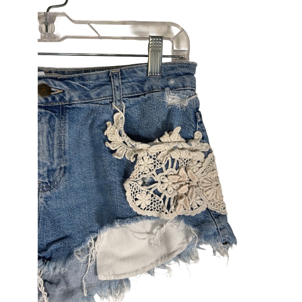 Zara Trafaluc Blue Distressed Crochet Lace Denim Shorts Women 6 High Rise Cutoff - Picture 2 of 9